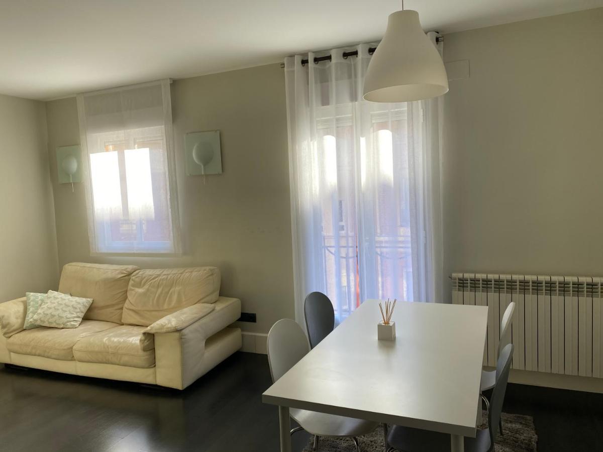 Apartamentos Logrono Centro, Tic Tac, Wifi Екстер'єр фото