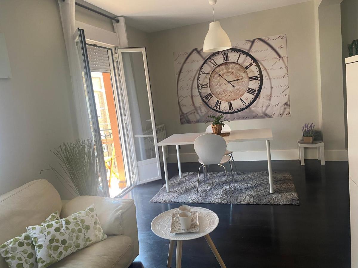 Apartamentos Logrono Centro, Tic Tac, Wifi Екстер'єр фото