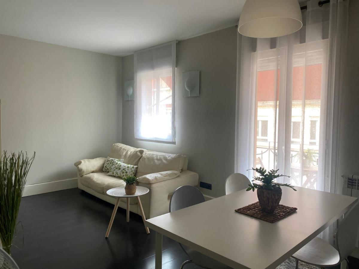 Apartamentos Logrono Centro, Tic Tac, Wifi Екстер'єр фото