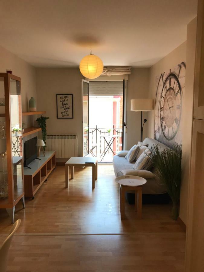 Apartamentos Logrono Centro, Tic Tac, Wifi Екстер'єр фото